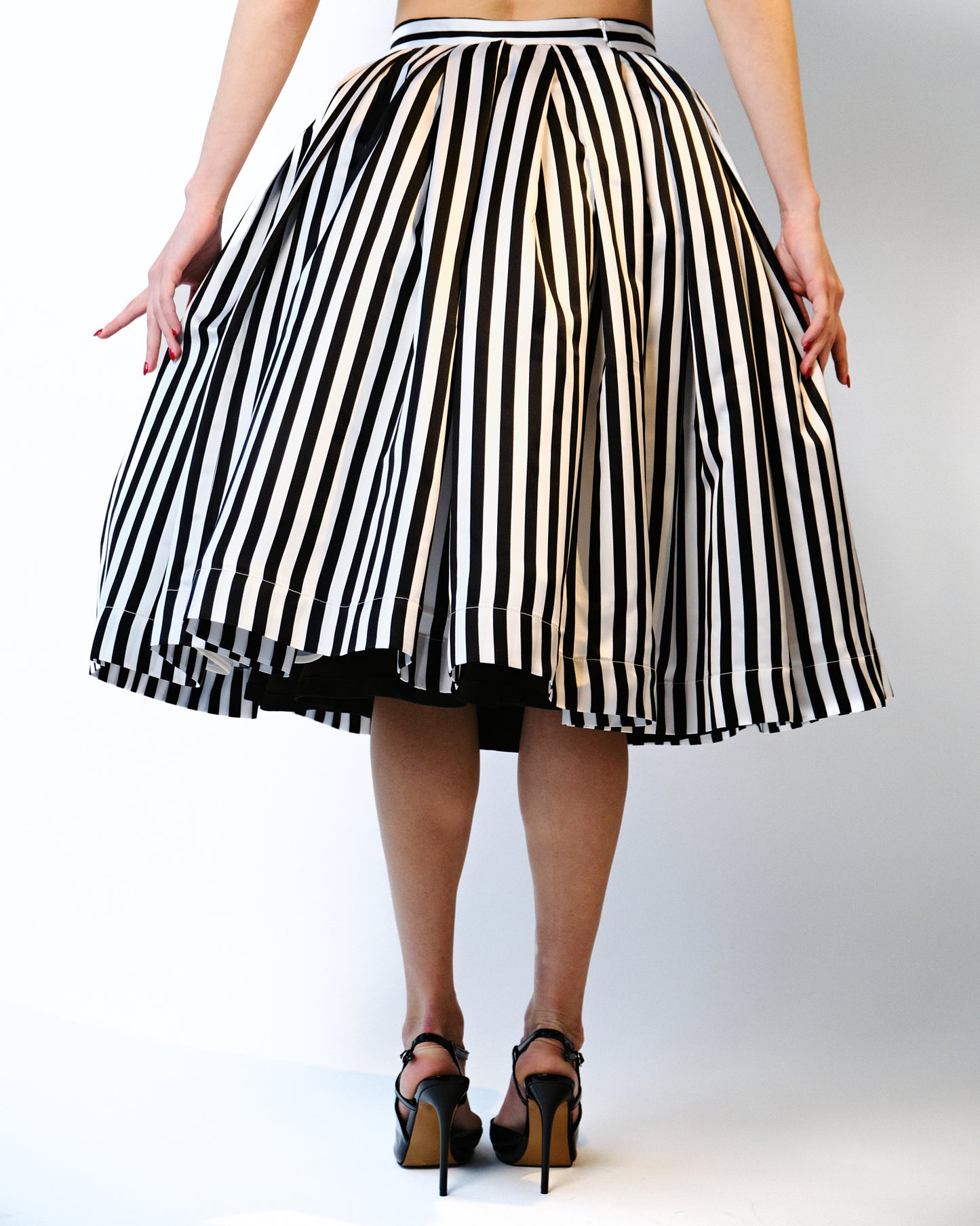 MONOCHROME MAJESTY